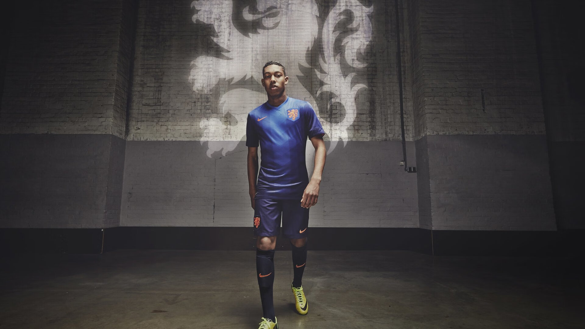 “汤姆·佩顿:从新星到强者,短泳项目迎来突破”