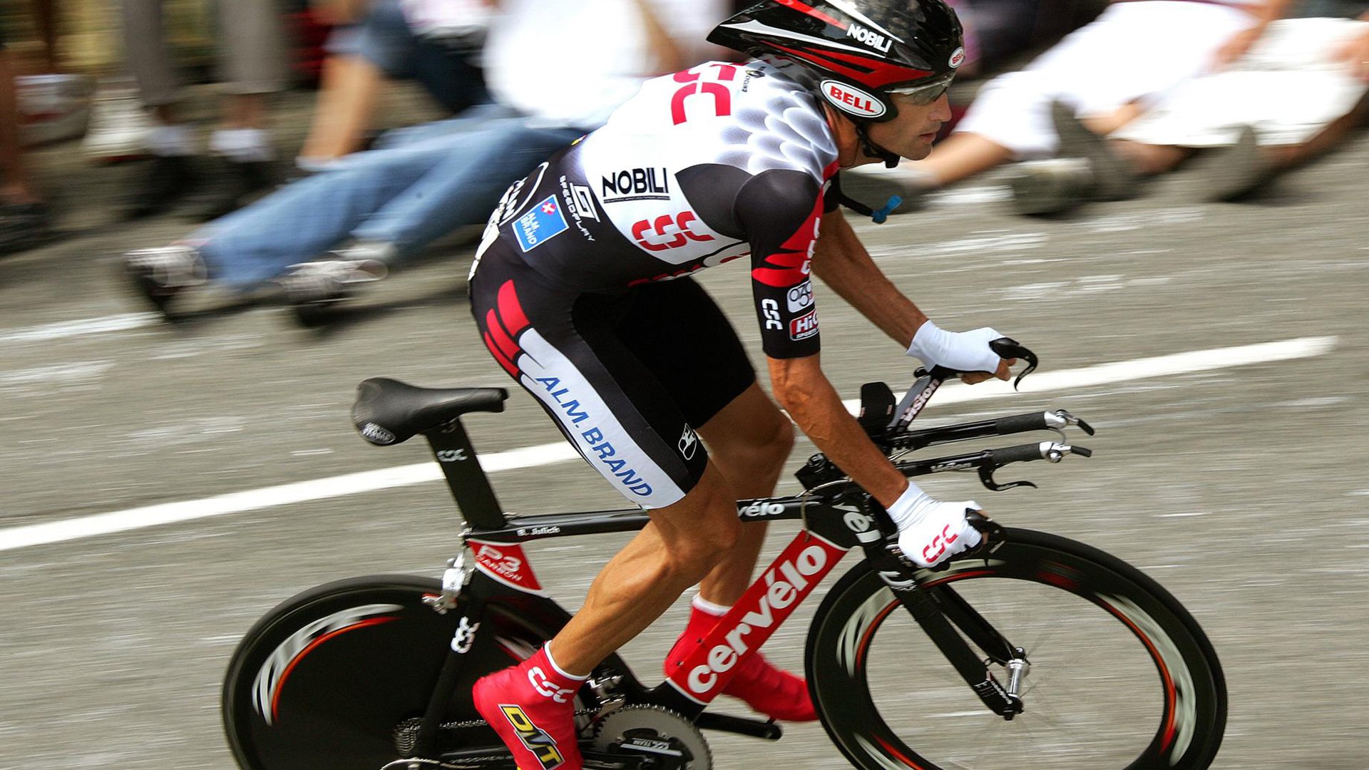 哈登谈攻防转换中的体能分配策略，哈登体前变向教学